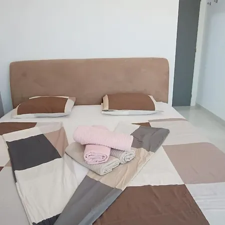 Garcia Deluxe Apartment