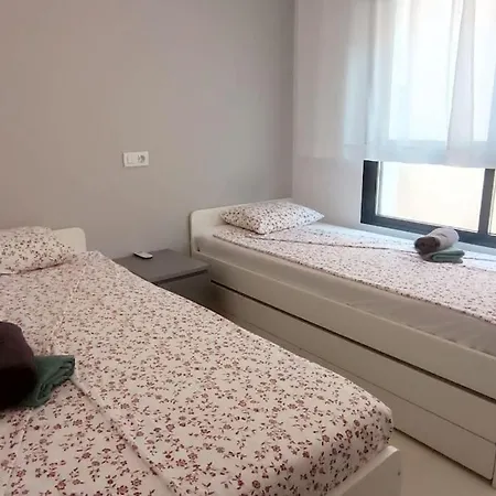 Garcia Deluxe Apartment *