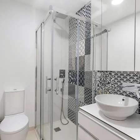 Apartman 2bd Coastal Gem With Pool & Terrace - *