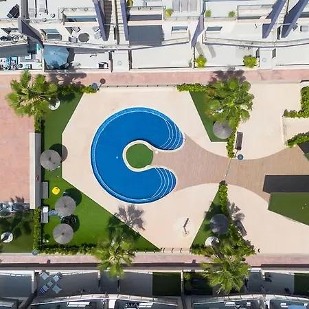 2bd Coastal Gem With Pool & Terrace - 公寓 *