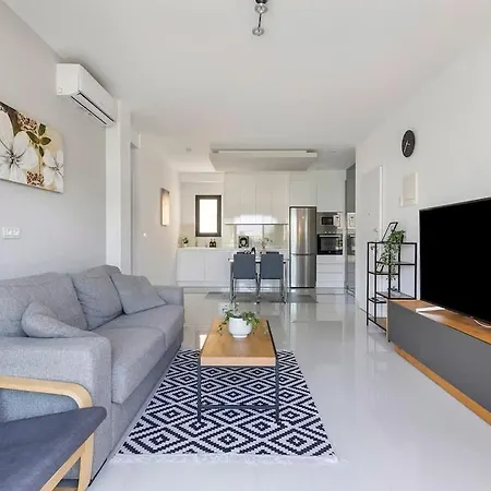 2bd Coastal Gem With Pool & Terrace - Torre de la Horadada