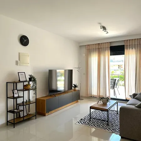 2bd Coastal Gem With Pool & Terrace - 公寓 *