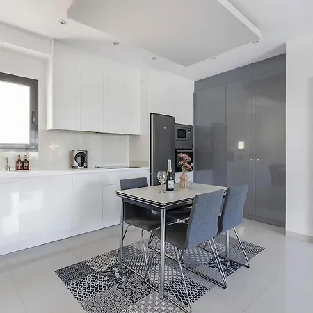 2bd Coastal Gem With Pool & Terrace - *