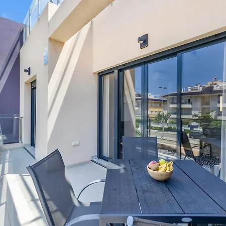 2bd Coastal Gem With Pool & Terrace - 公寓 *