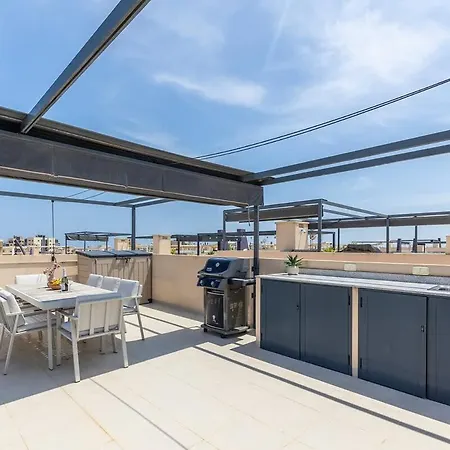 2bd Coastal Gem With Pool & Terrace - 公寓 *